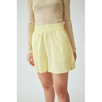 A-View Sofie Shorts - Yellow